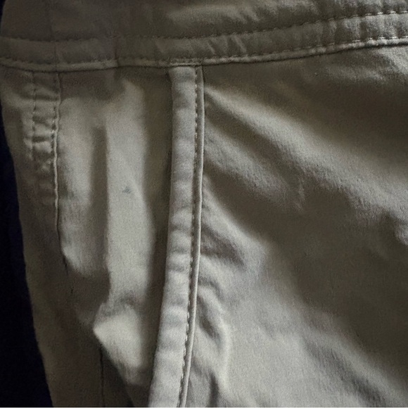 Patagonia Tan Flat Front Shorts Lightweight Casual Wear - Picture 5 of 6